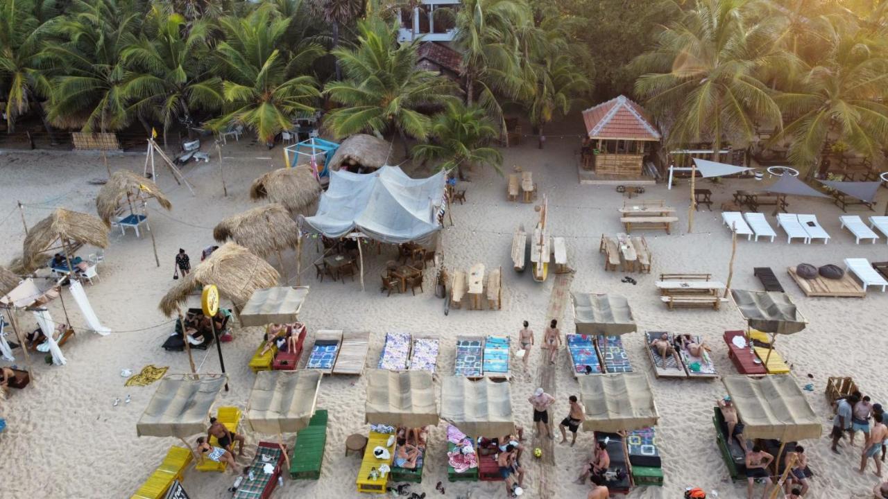 The Surf Access Guest House Arugam Bay Bagian luar foto
