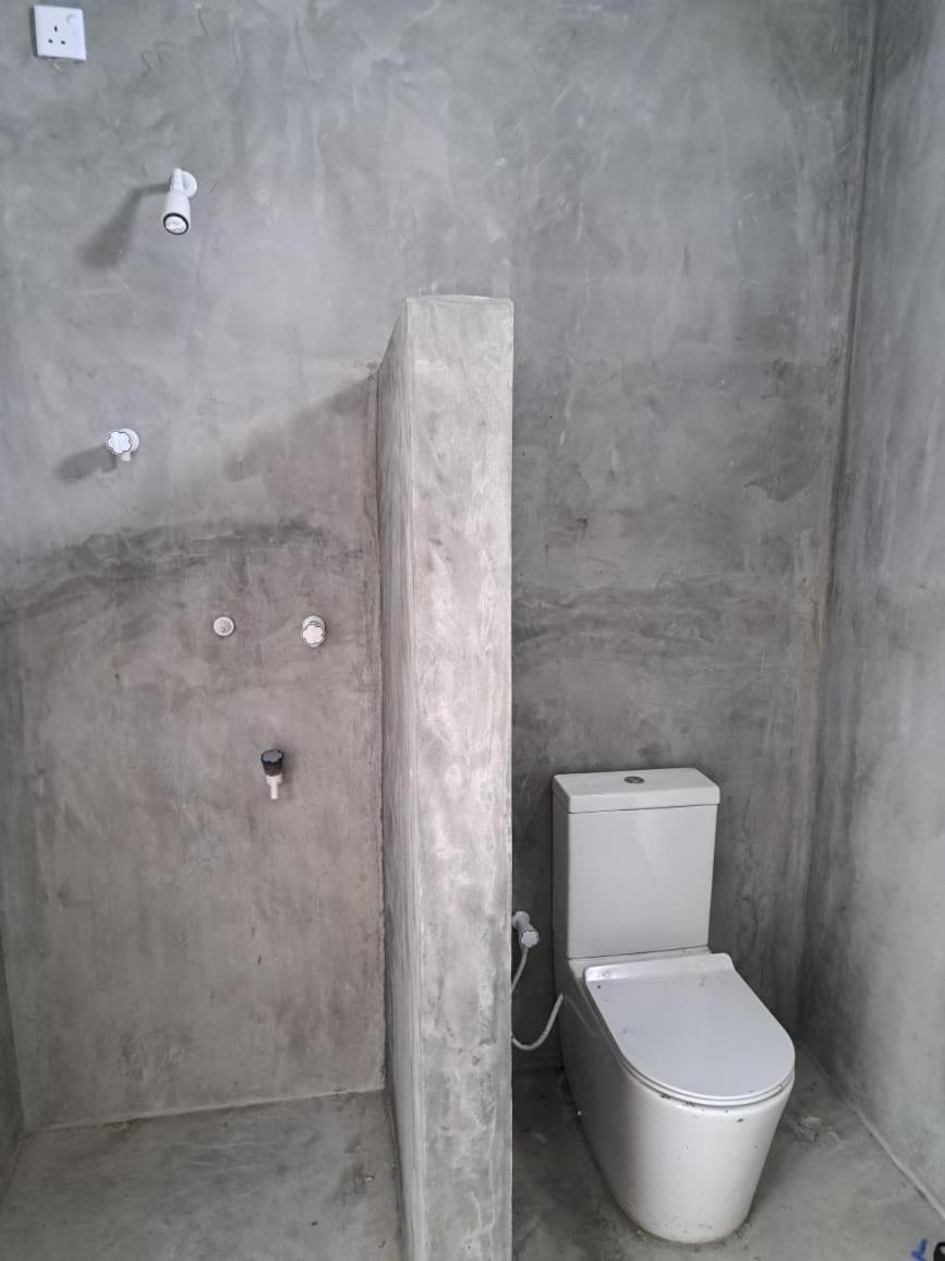 The Surf Access Guest House Arugam Bay Ruang foto