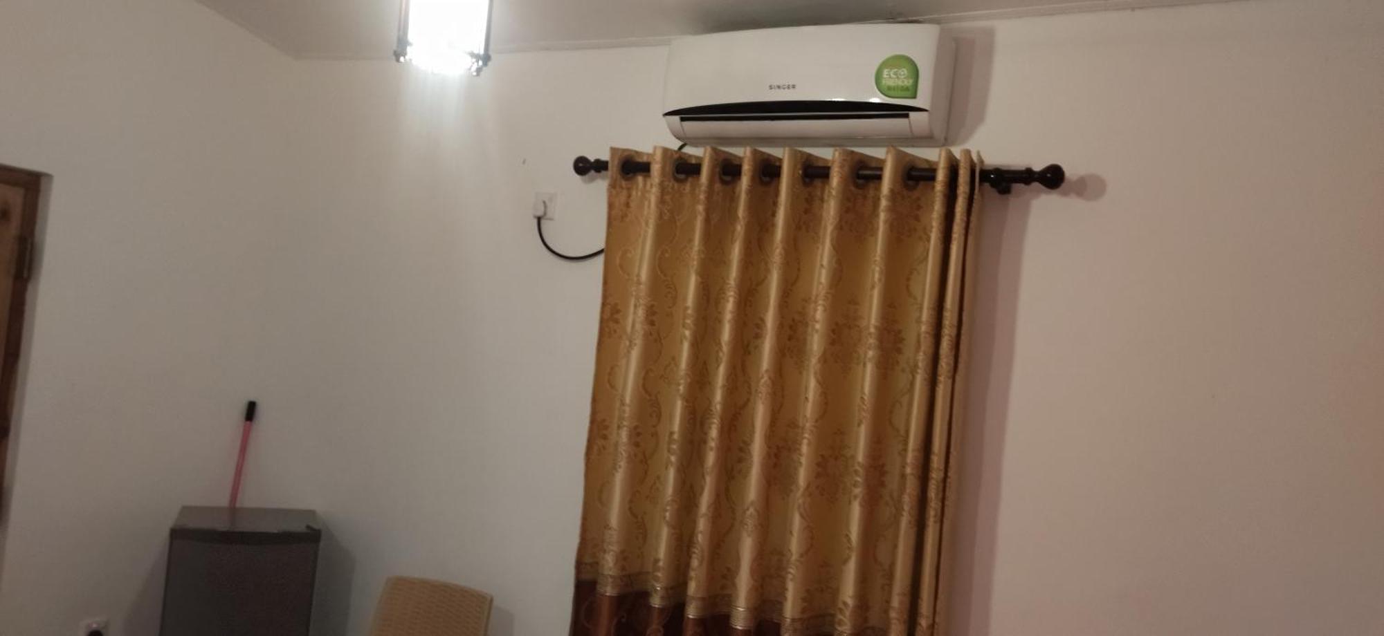 The Surf Access Guest House Arugam Bay Ruang foto