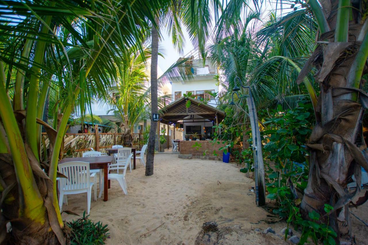 The Surf Access Guest House Arugam Bay Bagian luar foto