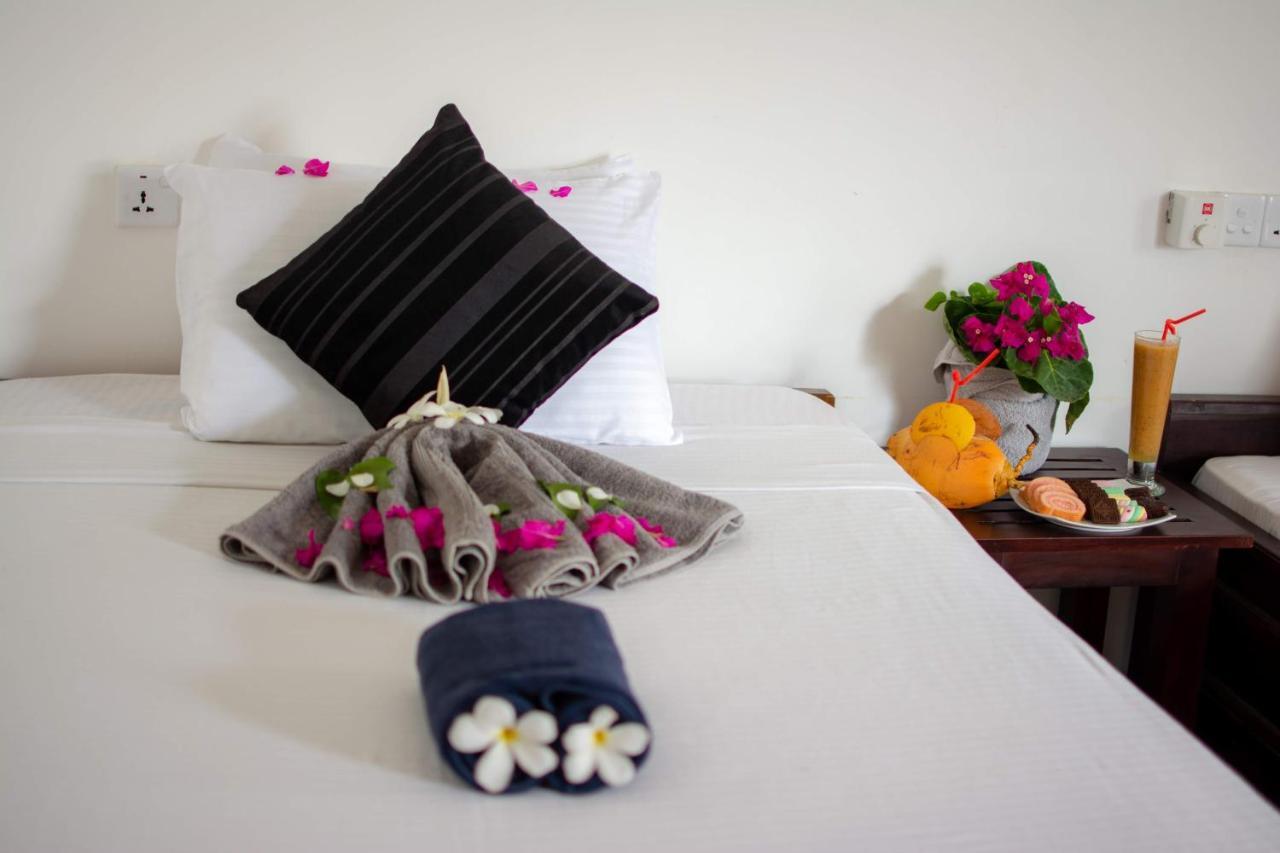 The Surf Access Guest House Arugam Bay Bagian luar foto