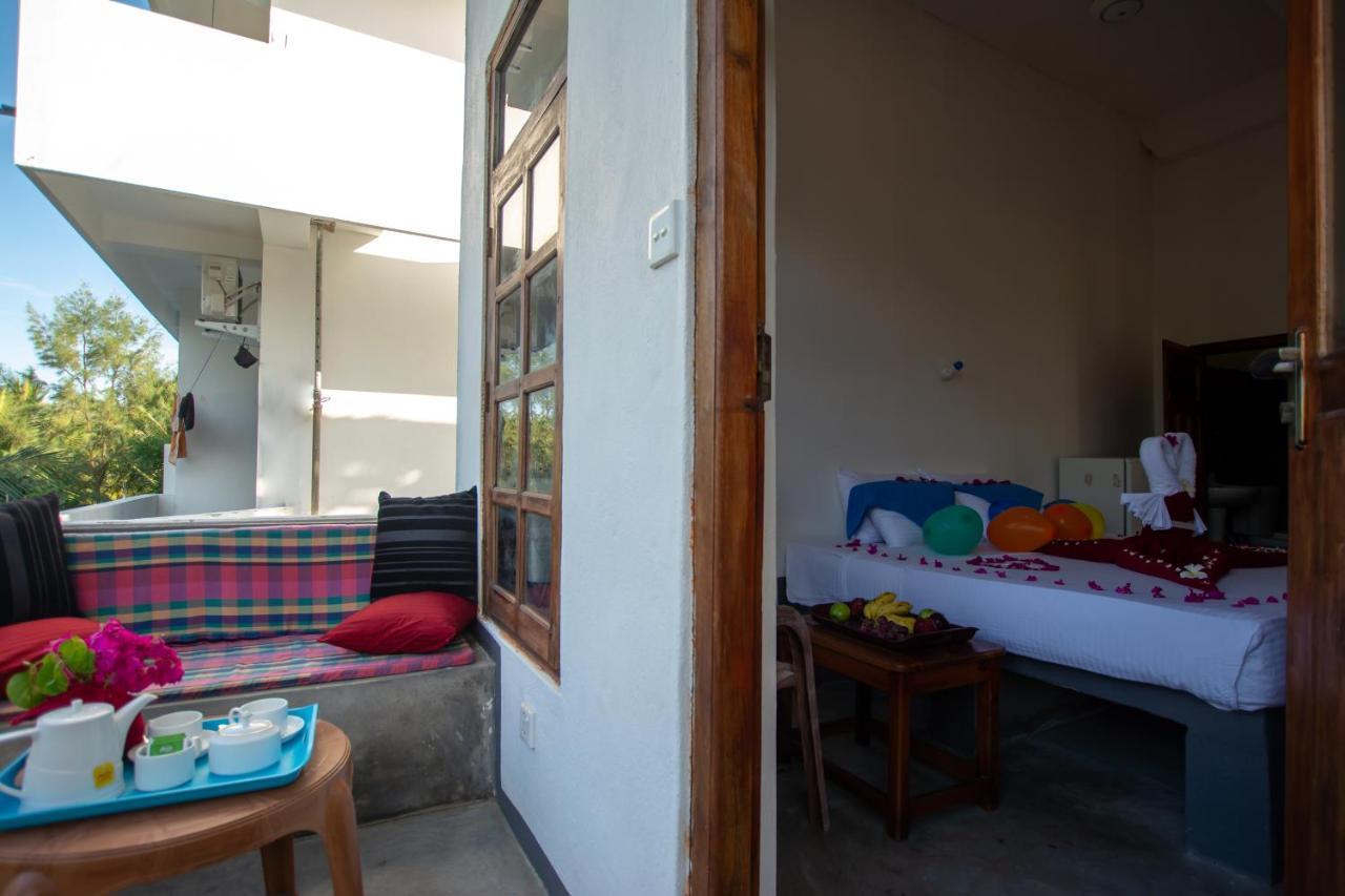 The Surf Access Guest House Arugam Bay Bagian luar foto