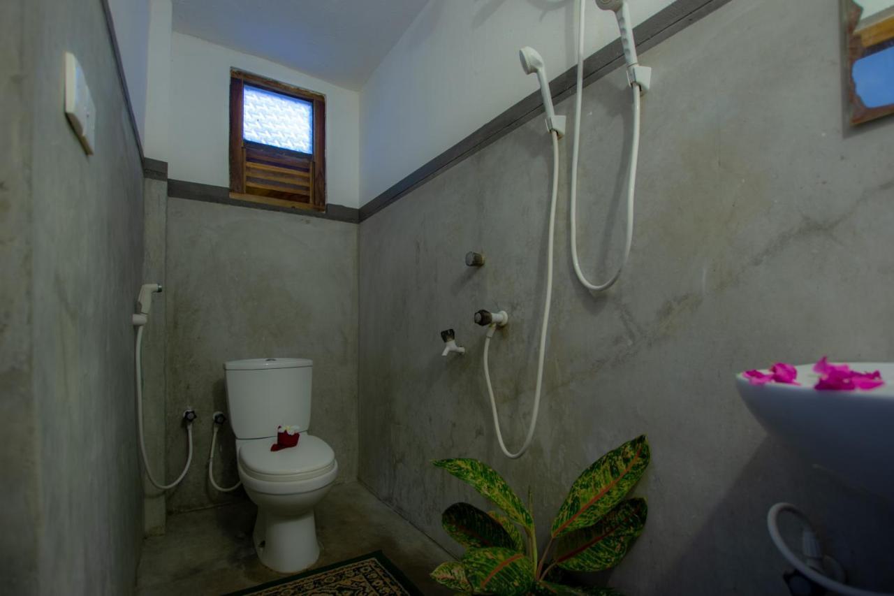 The Surf Access Guest House Arugam Bay Bagian luar foto